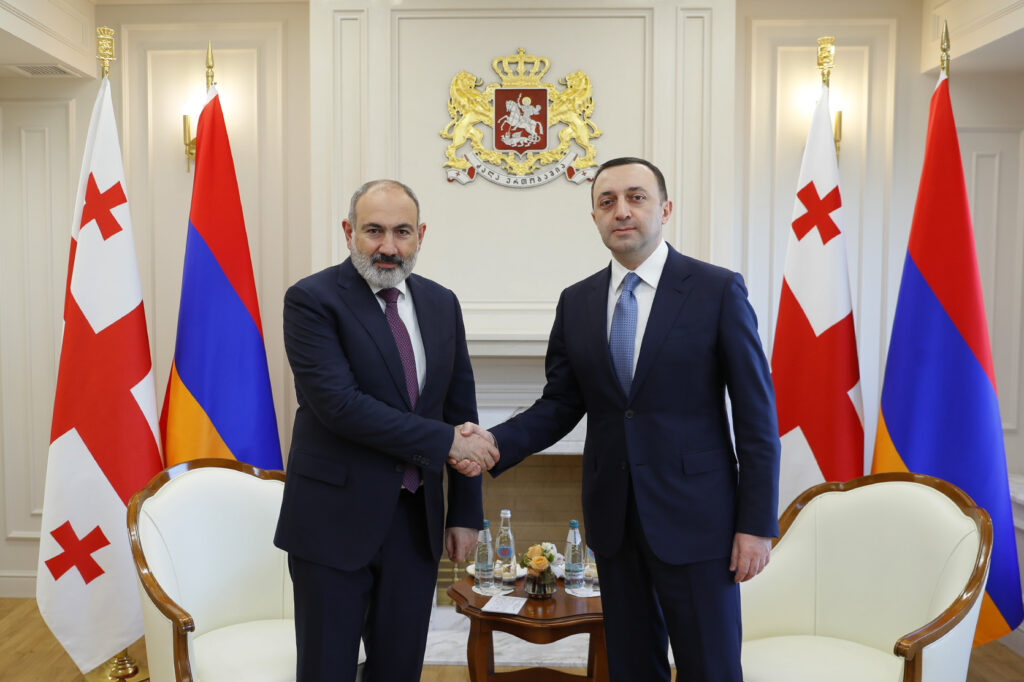 Փաշինյանի և Զելենսկու ղեկավարման ոճերի և քաղաքական մարտահրավերների միջև ակնհայտ զուգահեռներ